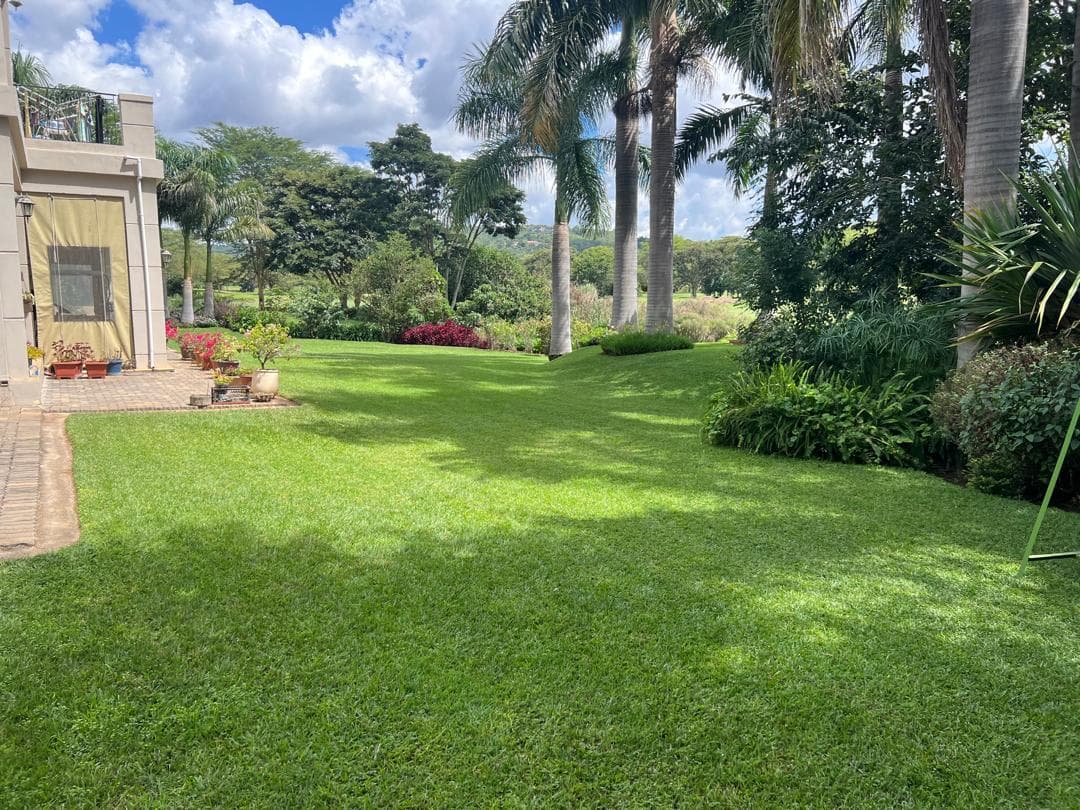 Refined Family Estate With Pool & Private Dam 2