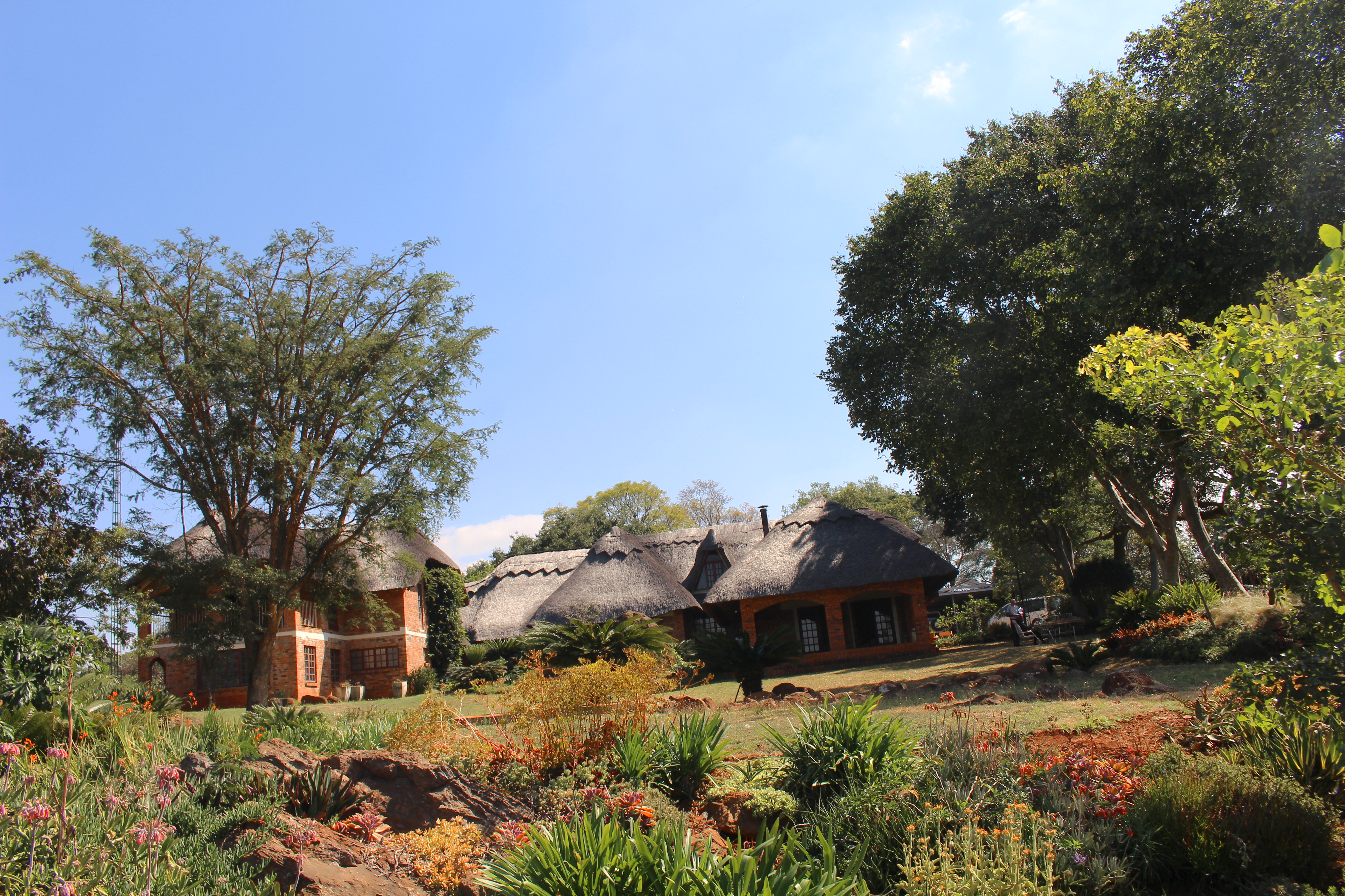 Prime Property with Expansive Grounds (4 acres)