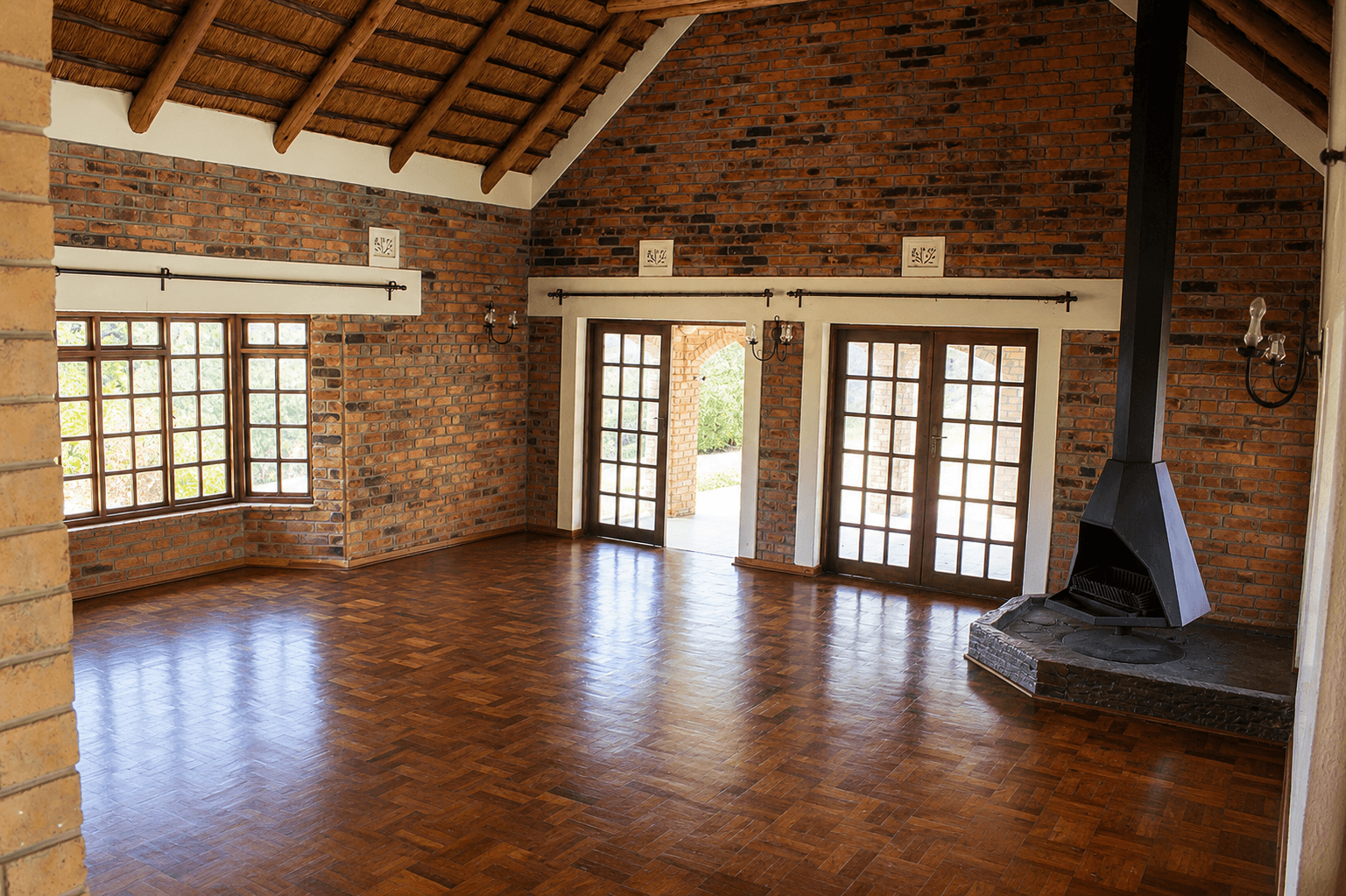 Prime Property with Expansive Grounds (4 acres) 3