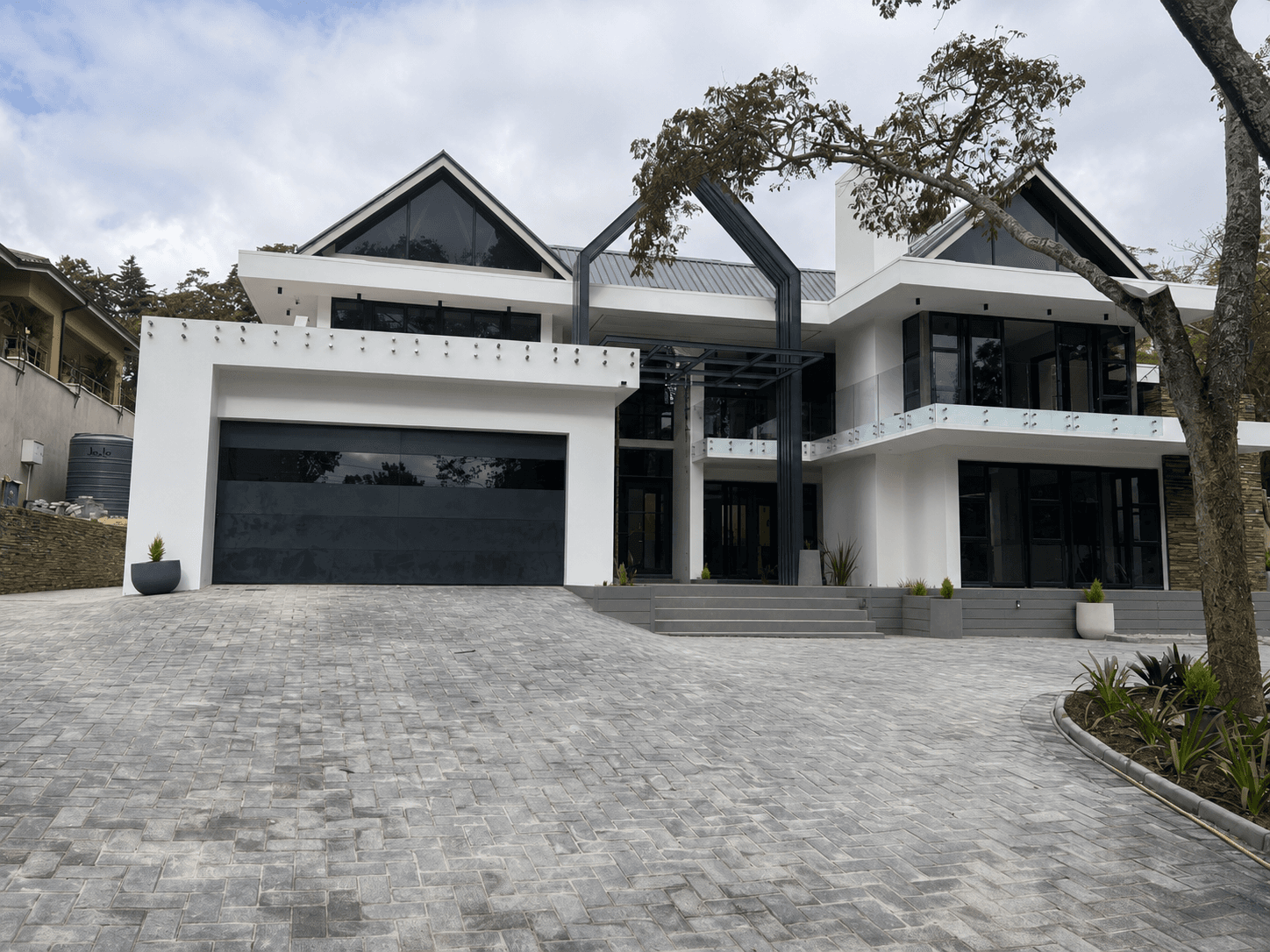 Architectural Statement Home 4